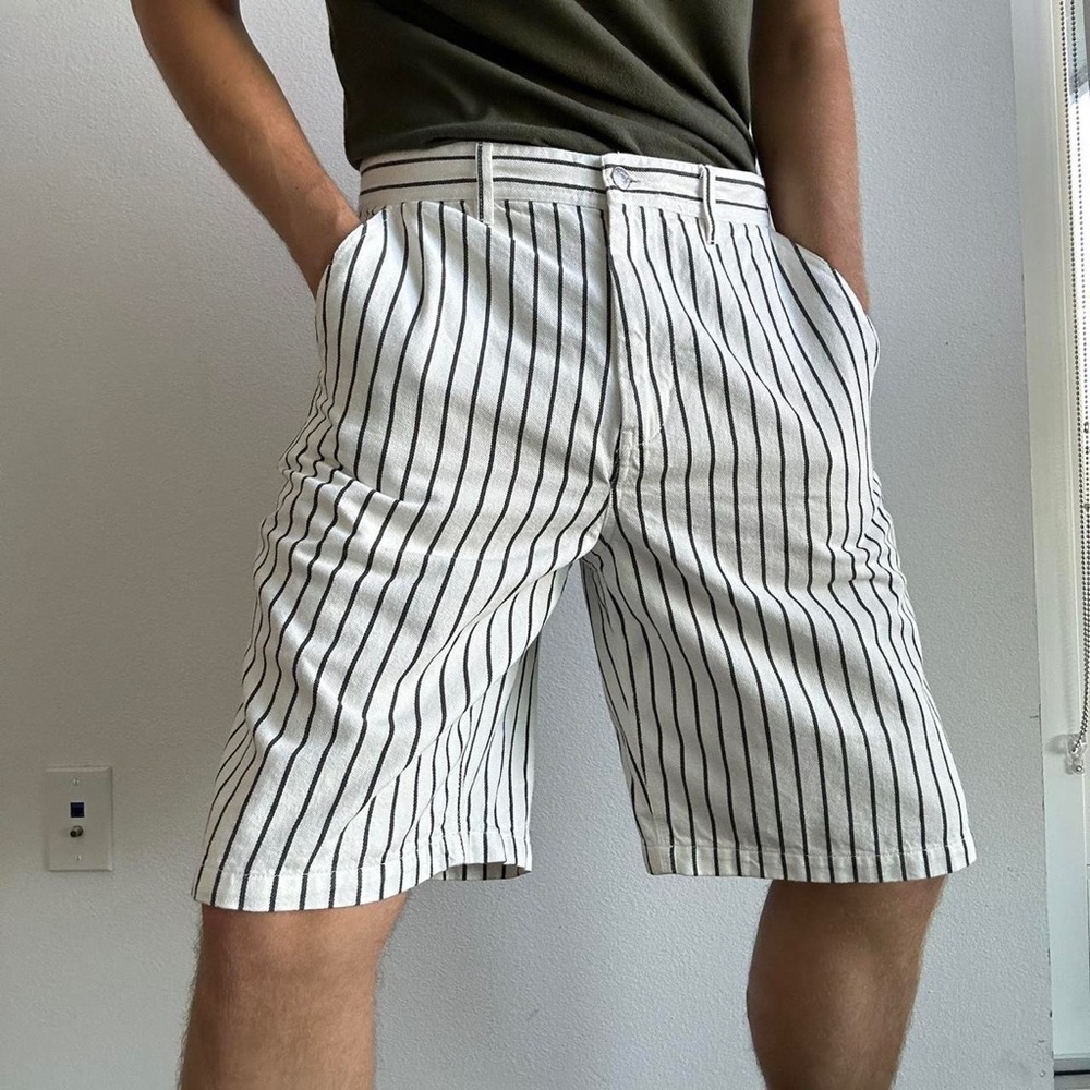 H&M relaxed fit shorts size 33